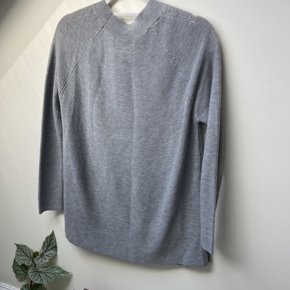 Calvin Klein Knit Long Sleeve Shirt/Sweater - Picture 5 of 6